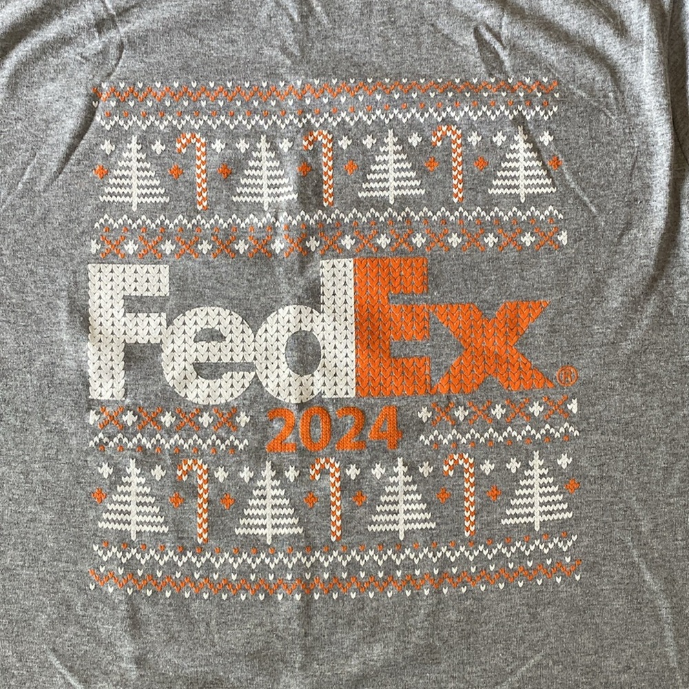 FedEx holiday shirt - Picture 2 of 2